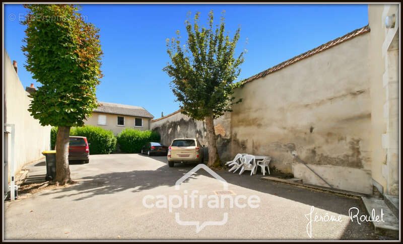 Appartement à NEUVILLE-DE-POITOU