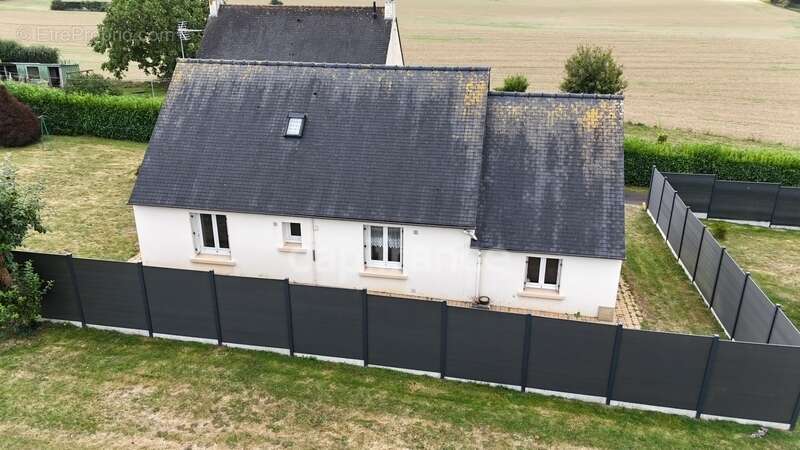 Maison à PLOUNEVEZEL