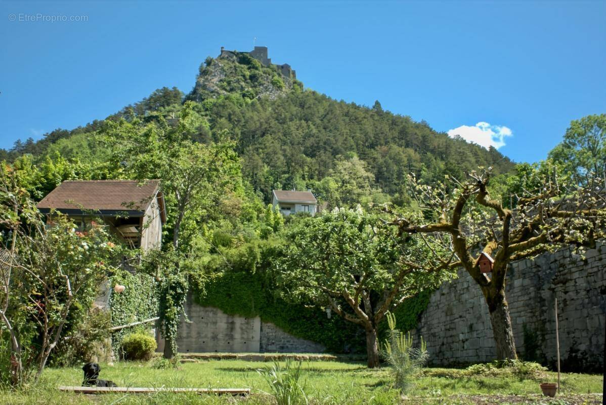 Appartement à SALINS-LES-BAINS