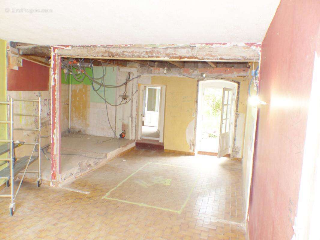 Maison à SAINT-HOSTIEN