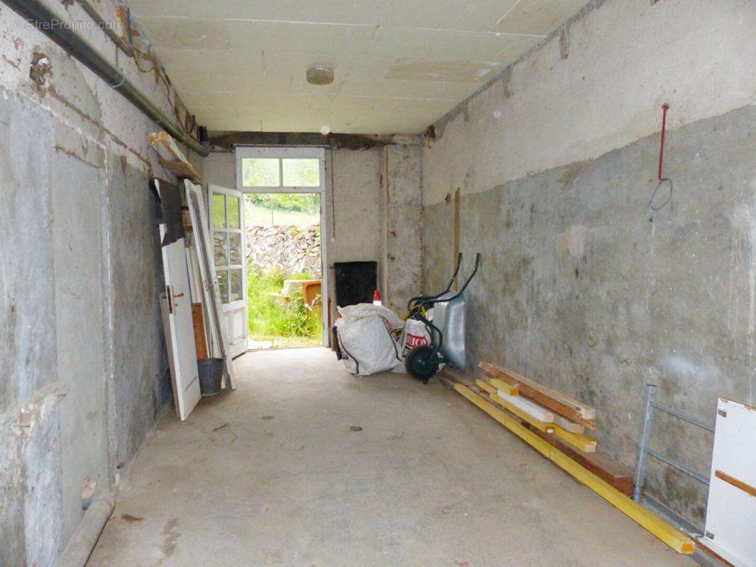 Maison à SAINT-HOSTIEN