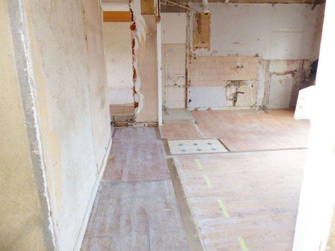 Maison à SAINT-HOSTIEN