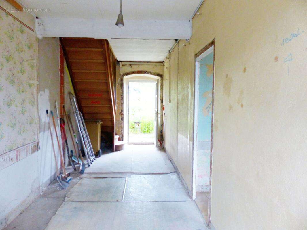 Maison à SAINT-HOSTIEN