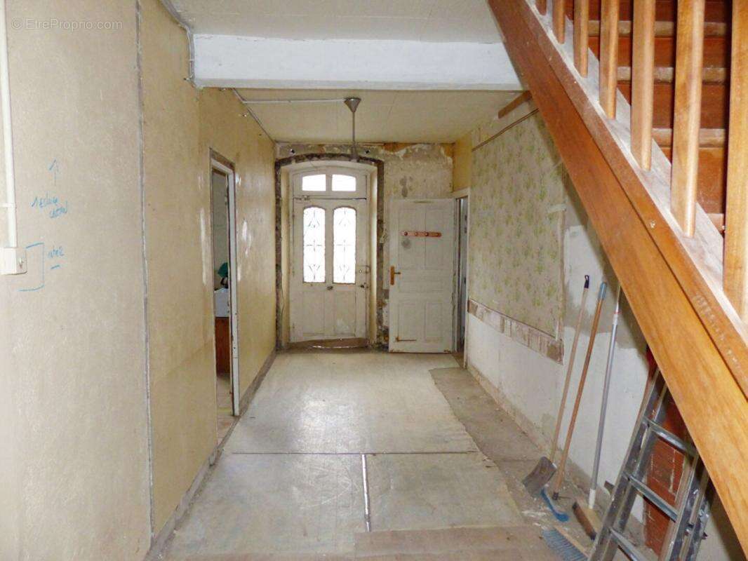 Maison à SAINT-HOSTIEN