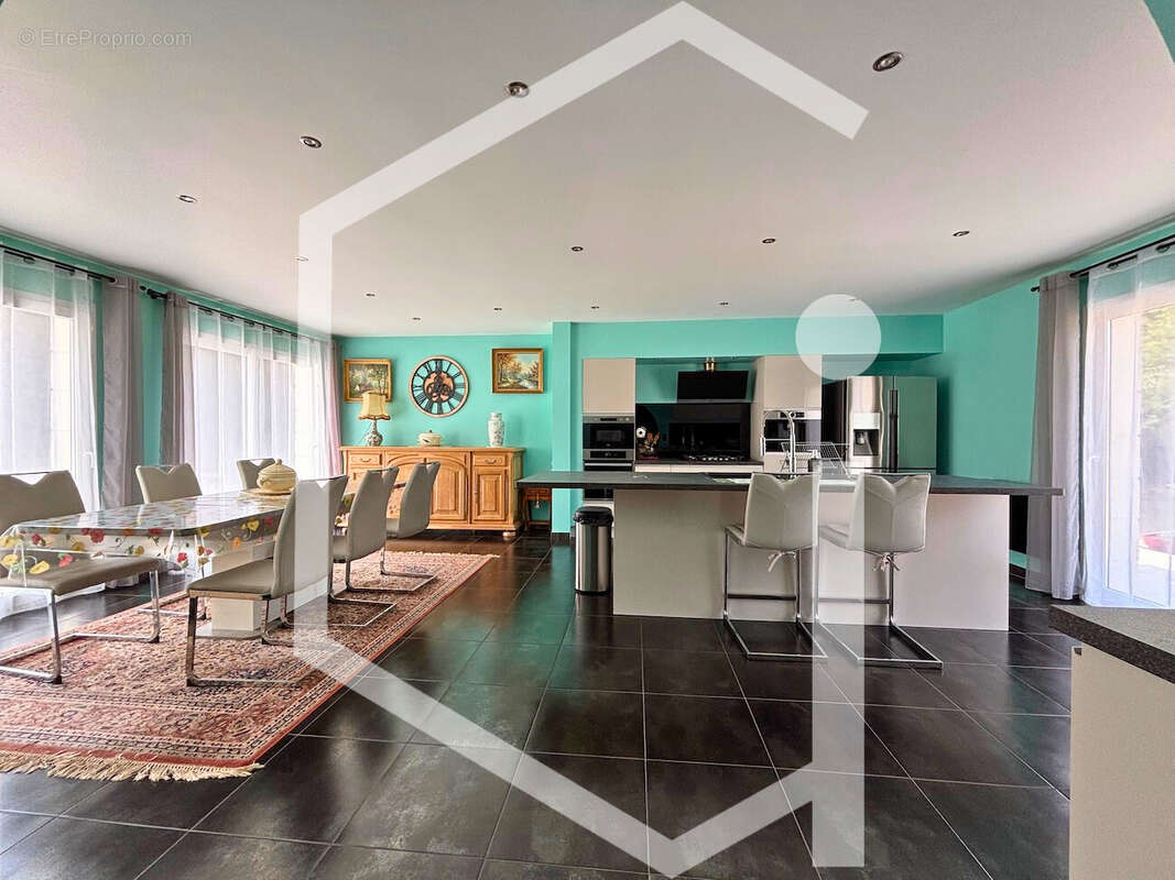 Maison à COSNE-COURS-SUR-LOIRE