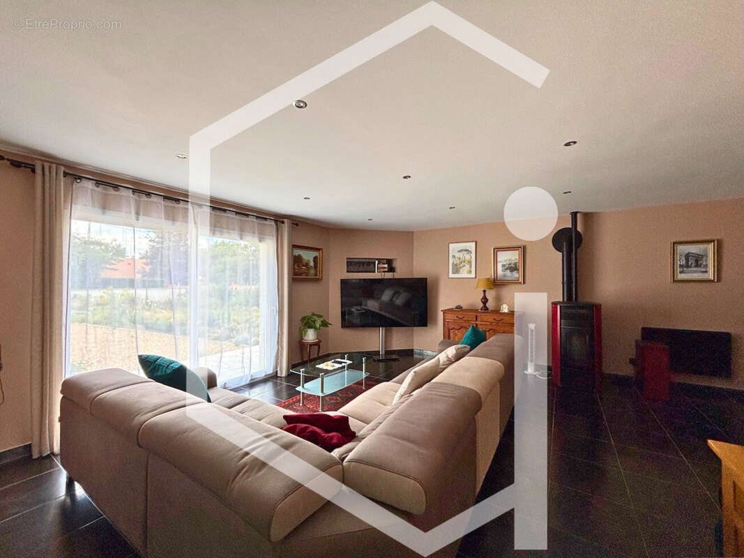 Maison à COSNE-COURS-SUR-LOIRE