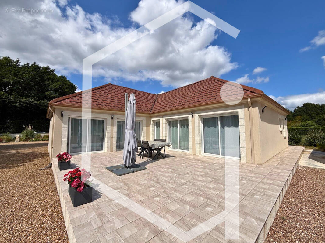 Maison à COSNE-COURS-SUR-LOIRE