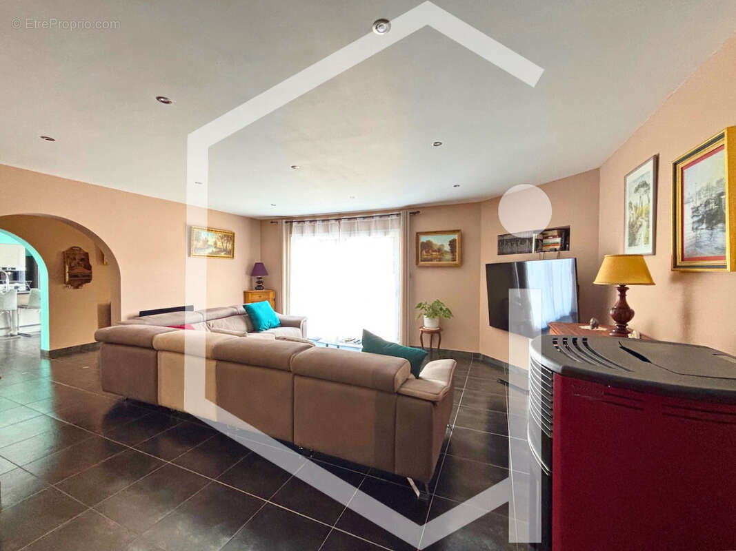 Maison à COSNE-COURS-SUR-LOIRE