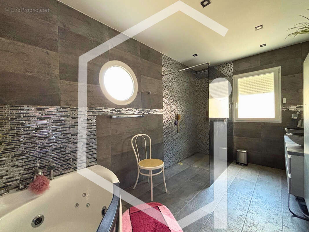 Maison à COSNE-COURS-SUR-LOIRE