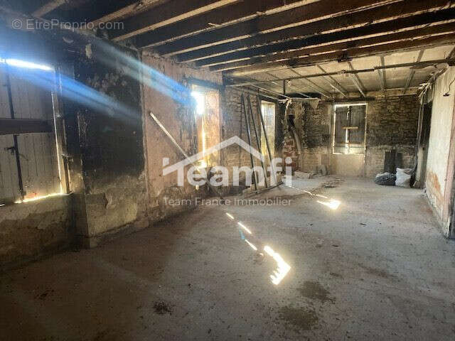 Maison à LA GUERCHE-SUR-L&#039;AUBOIS