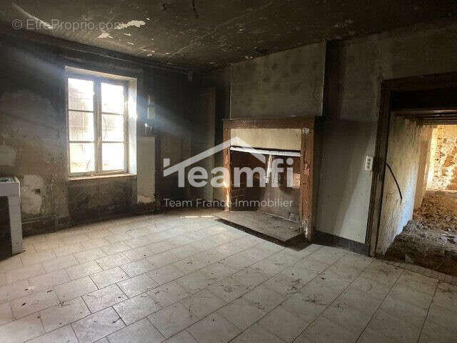 Maison à LA GUERCHE-SUR-L&#039;AUBOIS