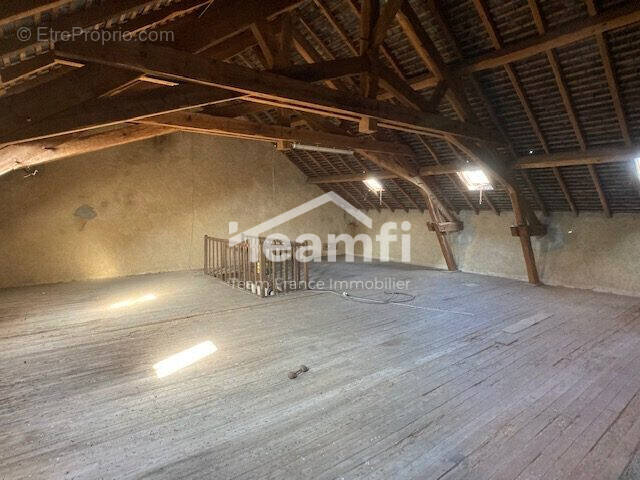 Maison à LA GUERCHE-SUR-L&#039;AUBOIS