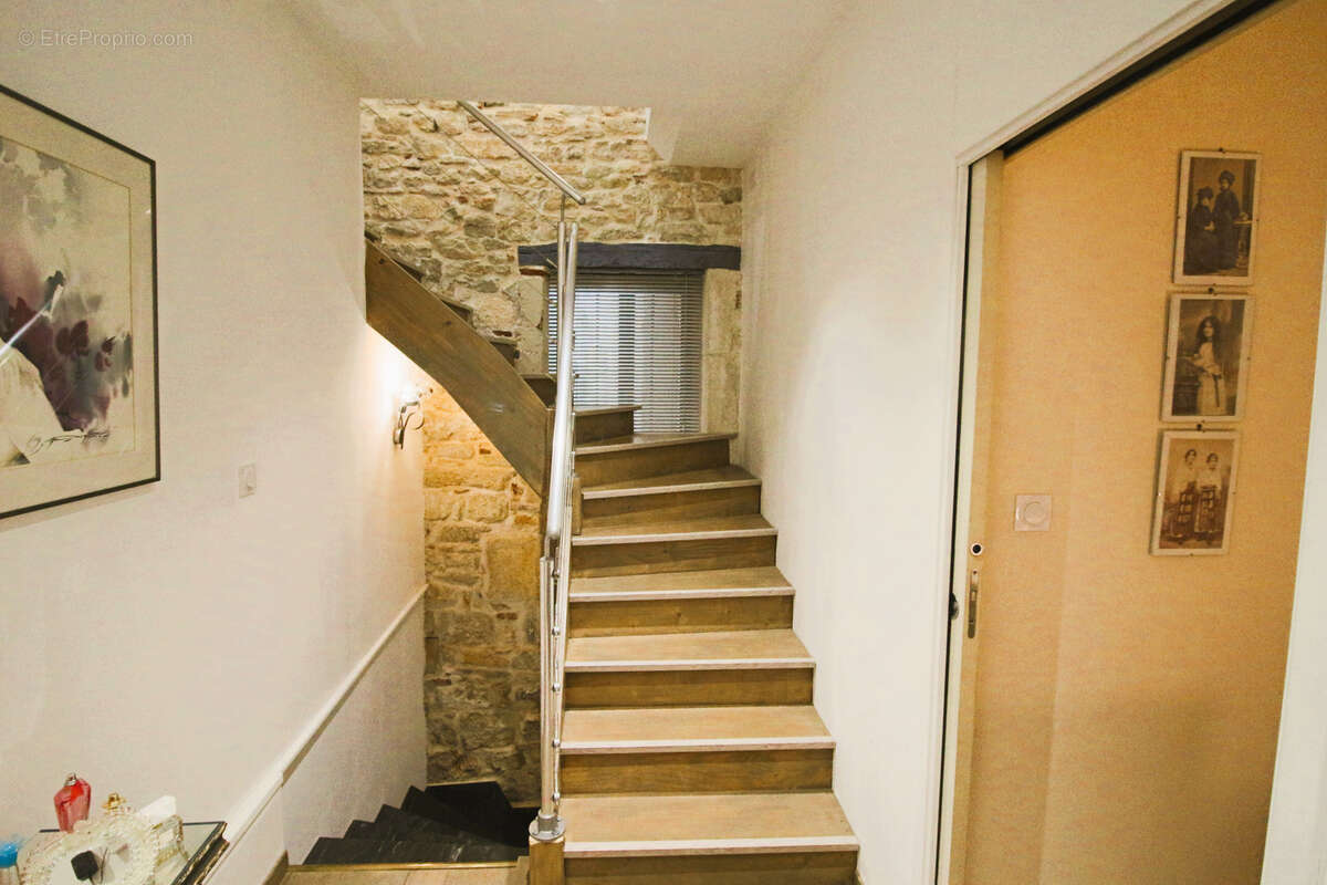 Maison à PUY-L&#039;EVEQUE