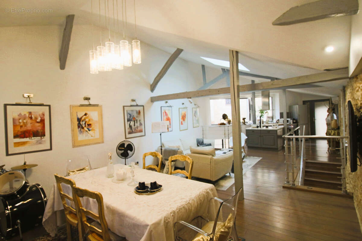 Maison à PUY-L&#039;EVEQUE