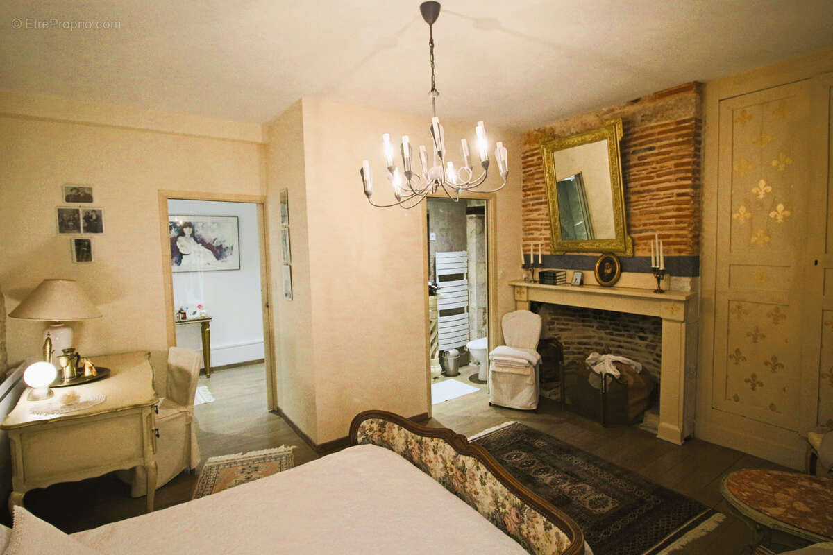 Maison à PUY-L&#039;EVEQUE