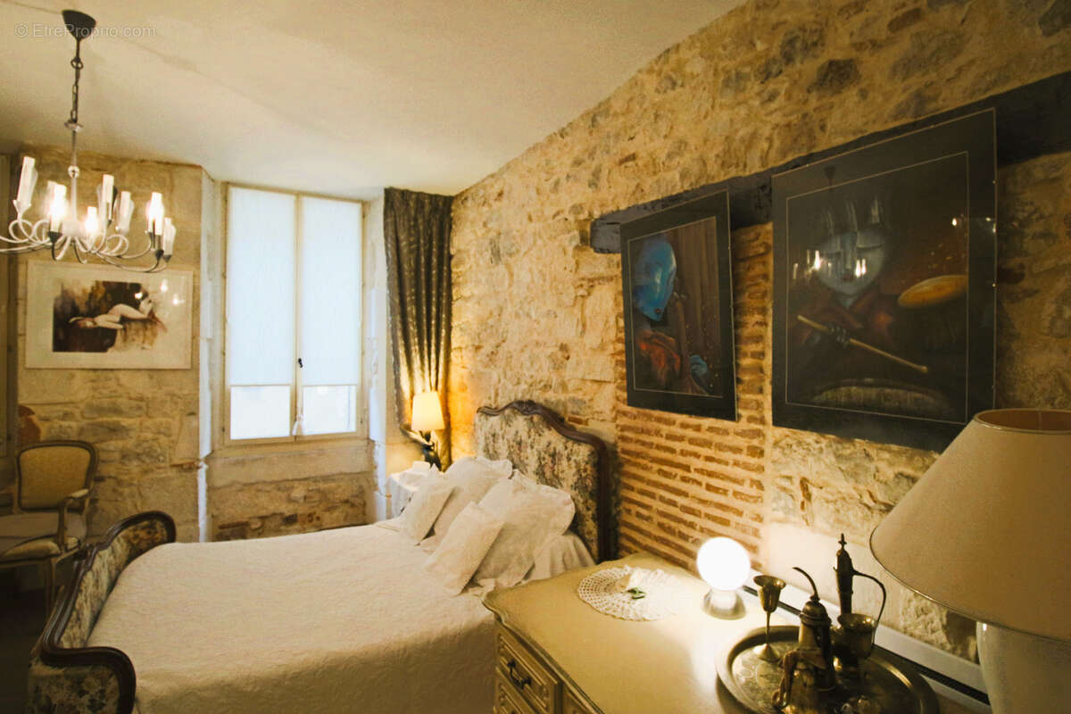 Maison à PUY-L&#039;EVEQUE