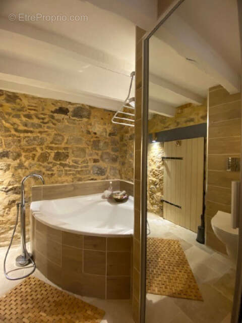 Maison à PUY-L&#039;EVEQUE