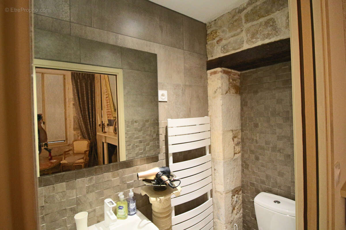 Maison à PUY-L&#039;EVEQUE