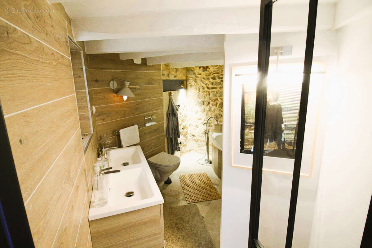 Maison à PUY-L&#039;EVEQUE