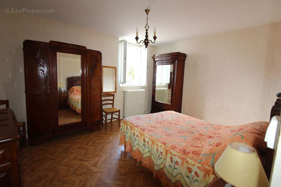 Maison à BRINON-SUR-BEUVRON