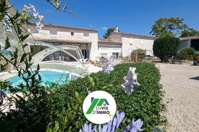 Maison à SAINT-HILAIRE-LA-PALUD