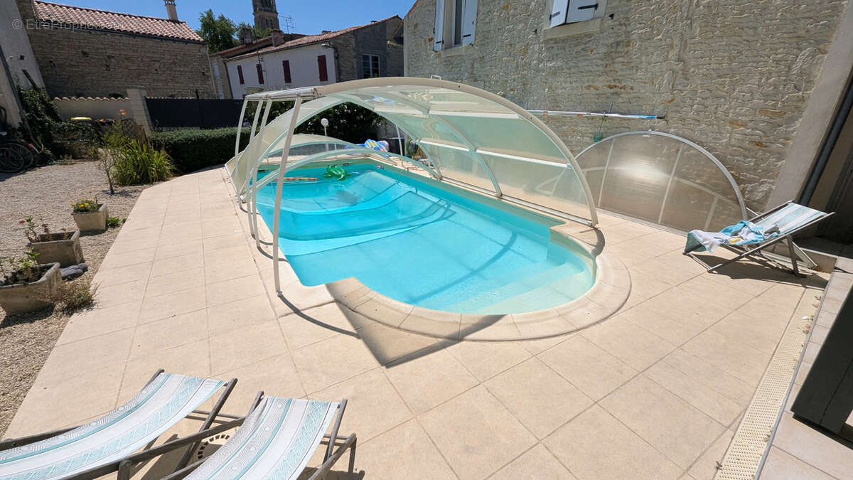 Maison à SAINT-HILAIRE-LA-PALUD