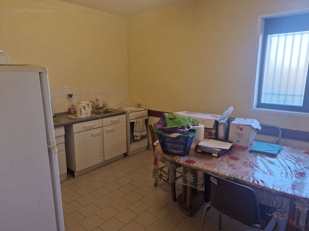 Commerce à SAINT-JUNIEN