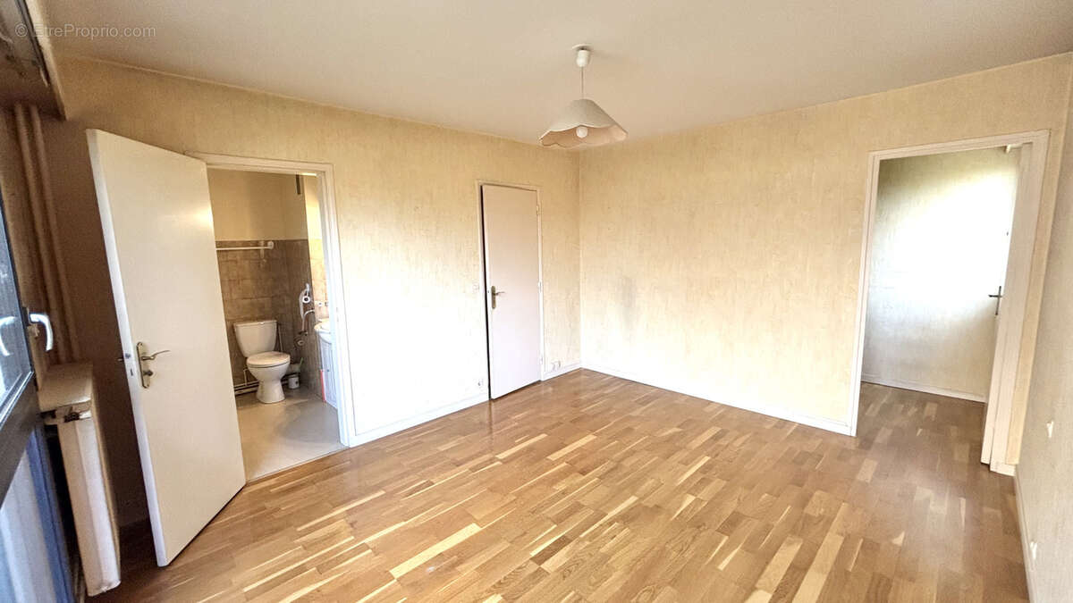 Appartement à ENGHIEN-LES-BAINS