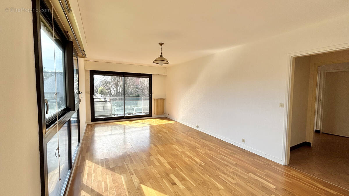 Appartement à ENGHIEN-LES-BAINS