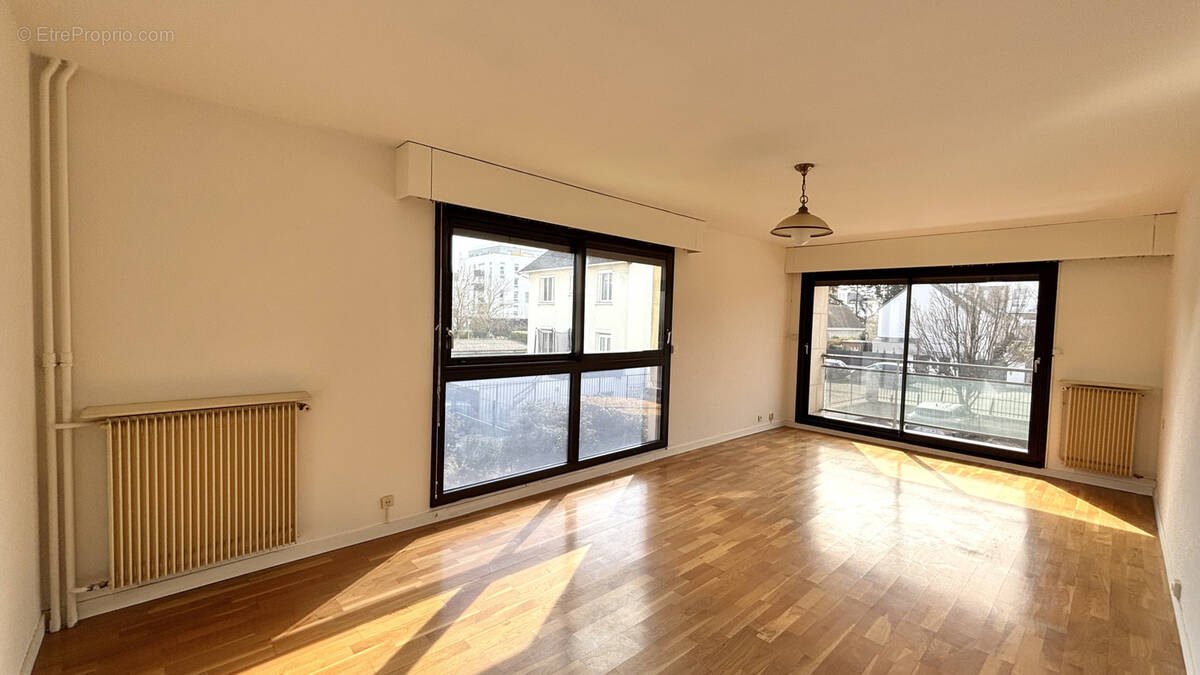 Appartement à ENGHIEN-LES-BAINS