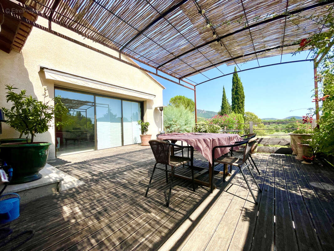 Maison à SAINT-JEAN-DE-LA-BLAQUIERE