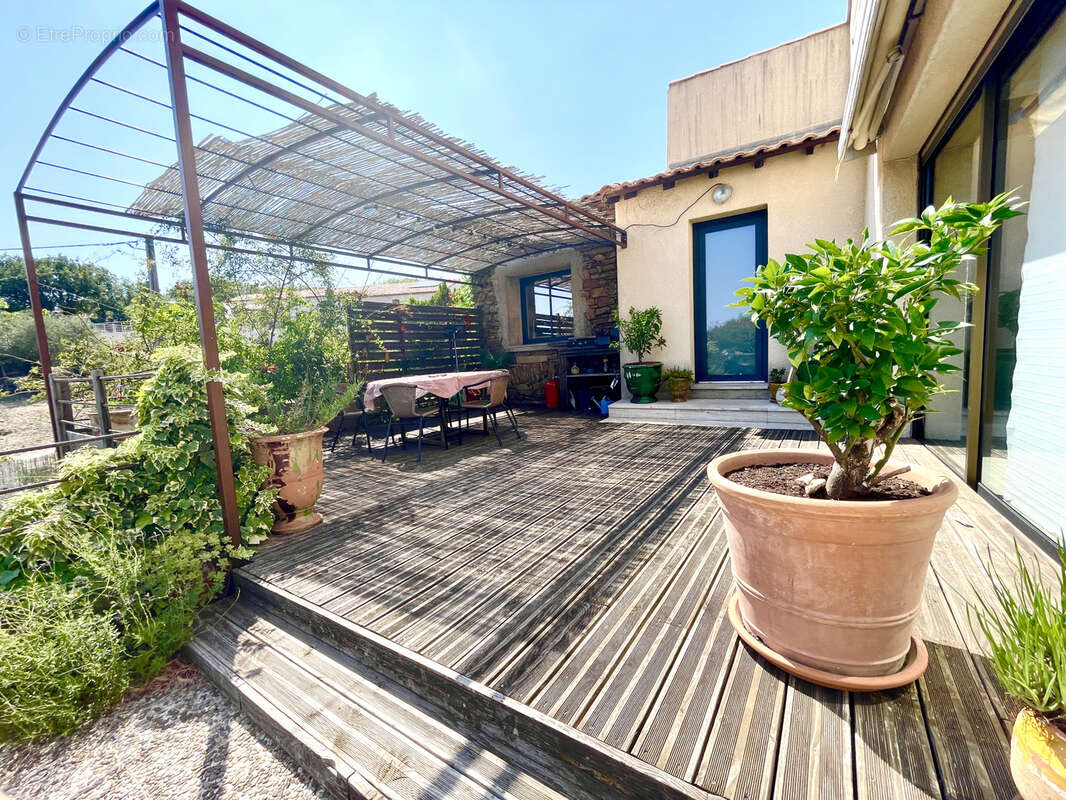 Maison à SAINT-JEAN-DE-LA-BLAQUIERE