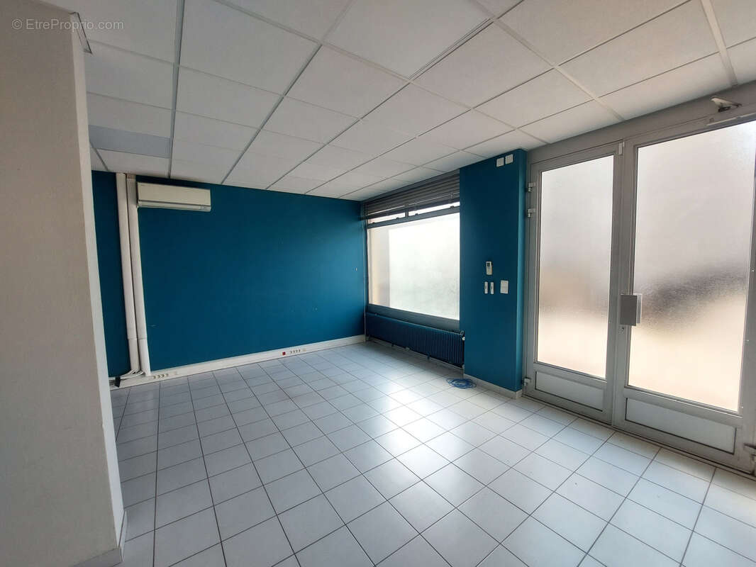 Commerce à VILLEFRANCHE-SUR-SAONE