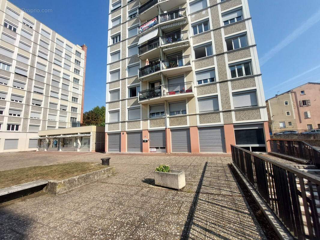 Commerce à VILLEFRANCHE-SUR-SAONE