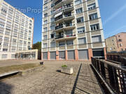 Commerce à VILLEFRANCHE-SUR-SAONE