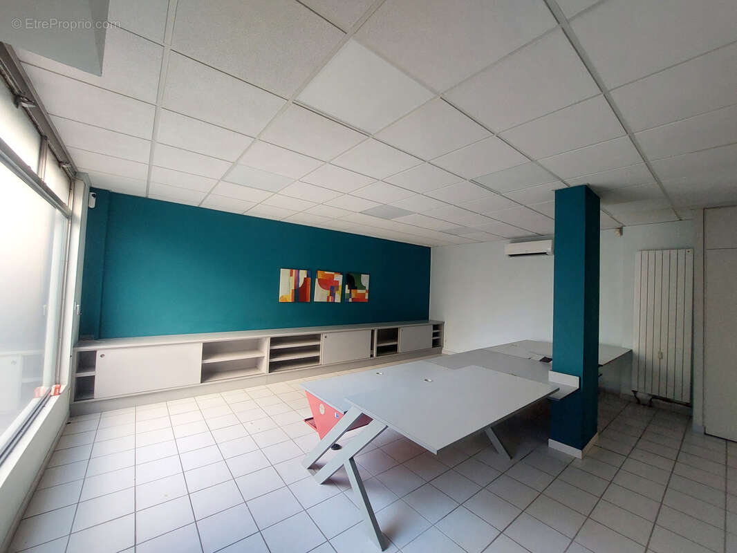 Commerce à VILLEFRANCHE-SUR-SAONE