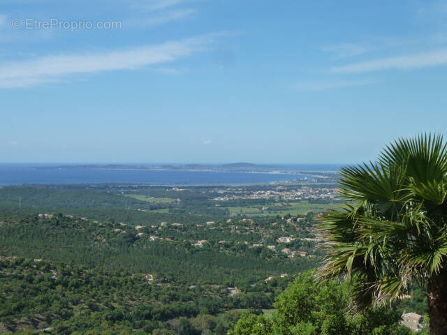 Terrain à LA LONDE-LES-MAURES