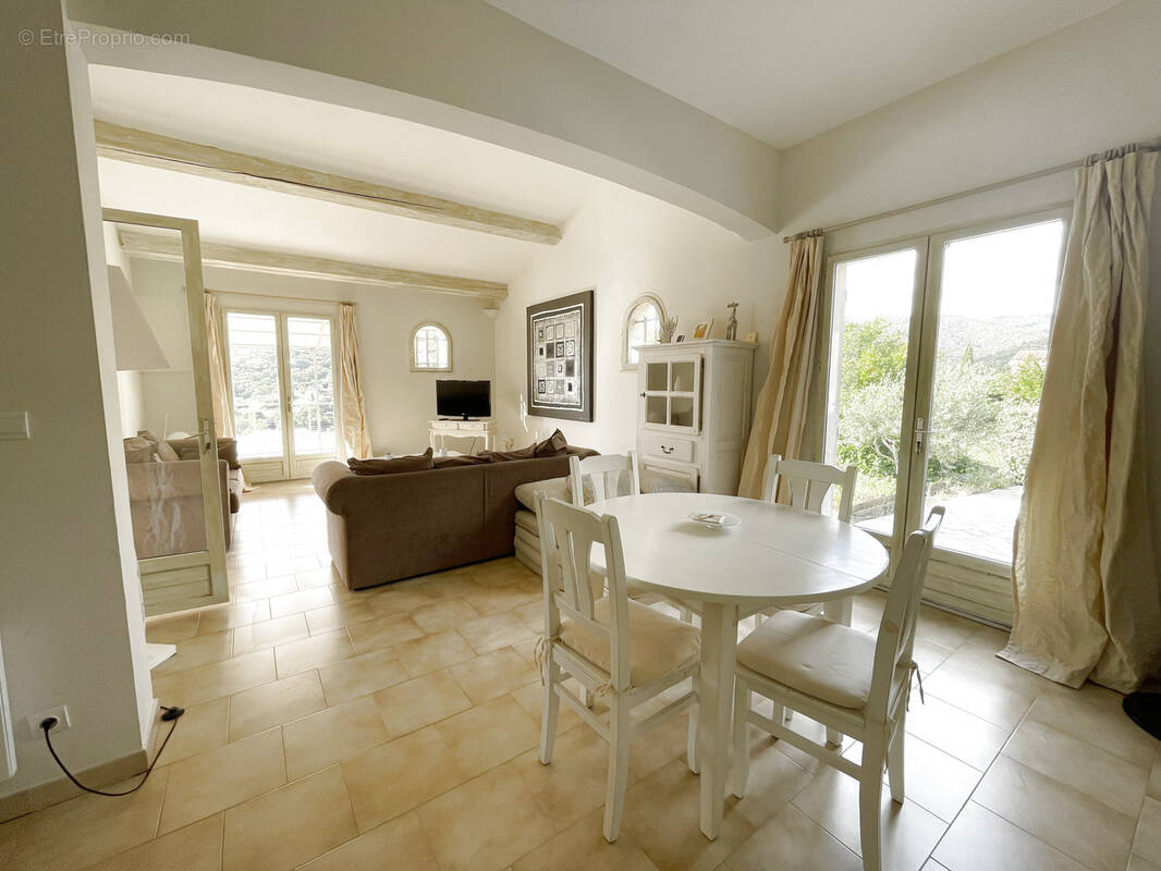 Maison à LA LONDE-LES-MAURES