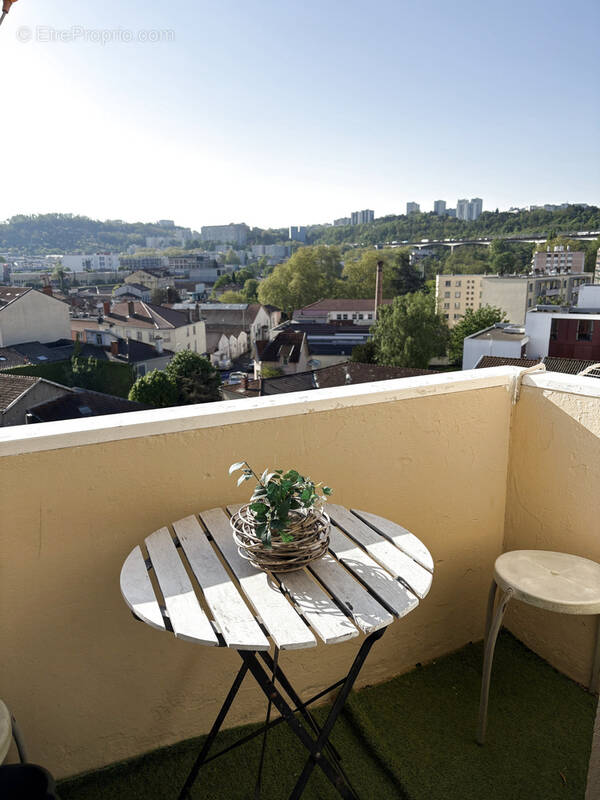 Appartement à LYON-9E