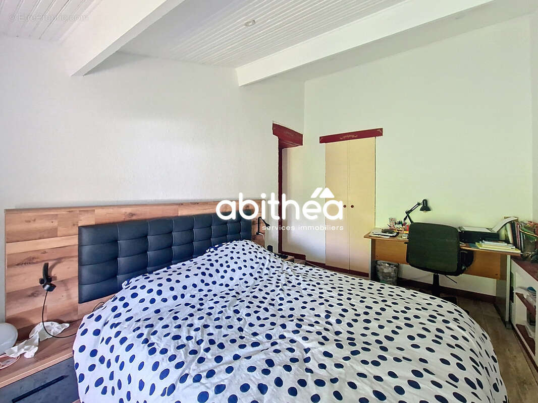 Maison à SAINT-GENIS-DE-SAINTONGE