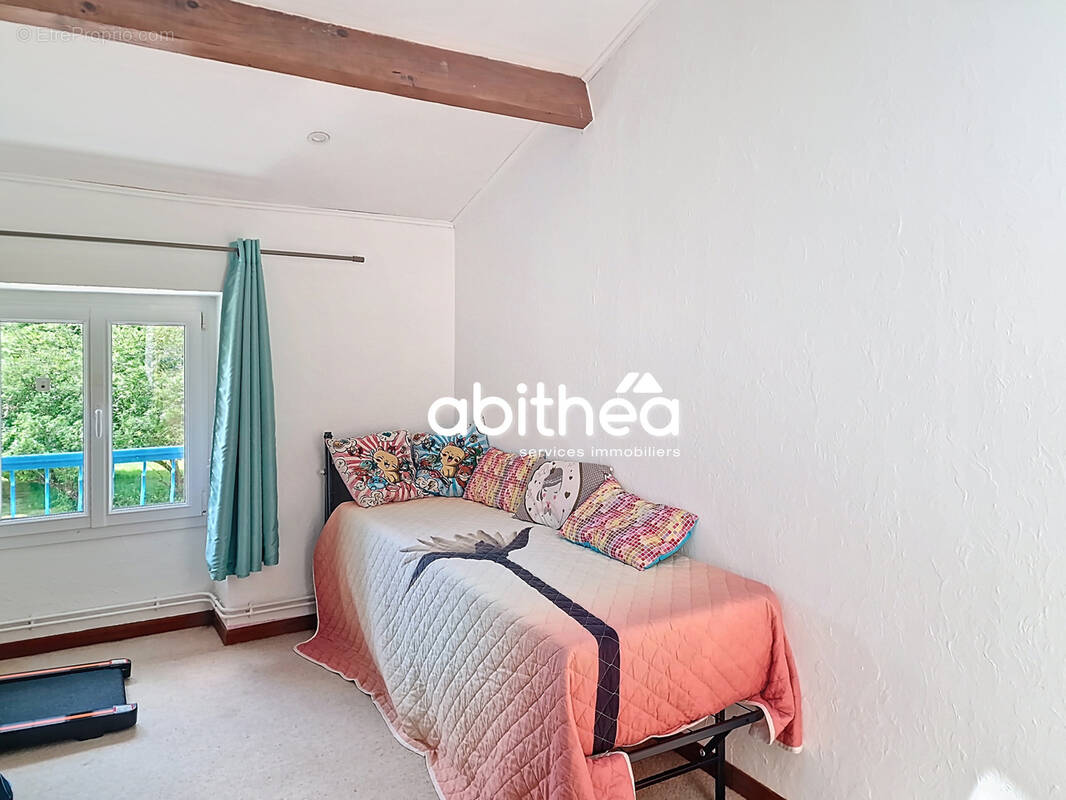 Maison à SAINT-GENIS-DE-SAINTONGE