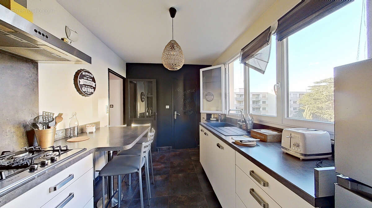 Appartement à LYON-5E