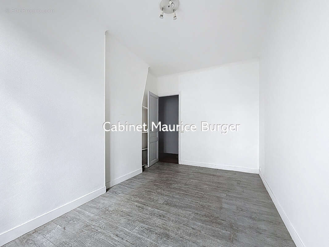 Appartement à COURBEVOIE