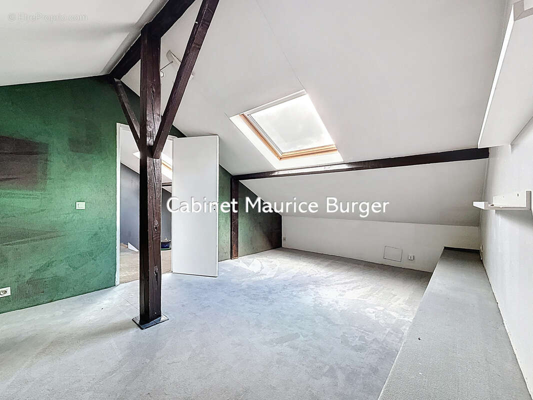 Appartement à COURBEVOIE