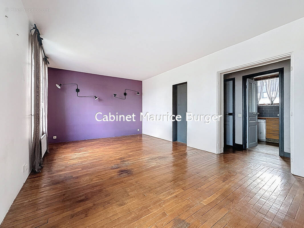 Appartement à COURBEVOIE