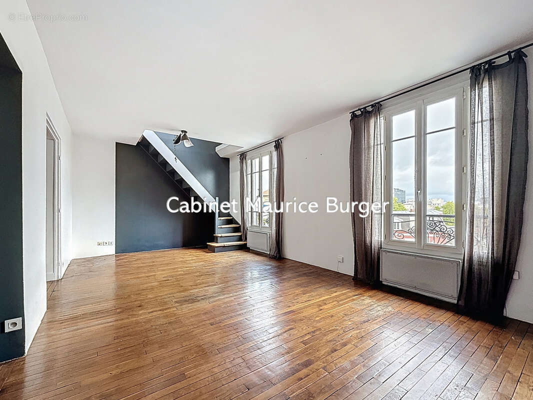 Appartement à COURBEVOIE