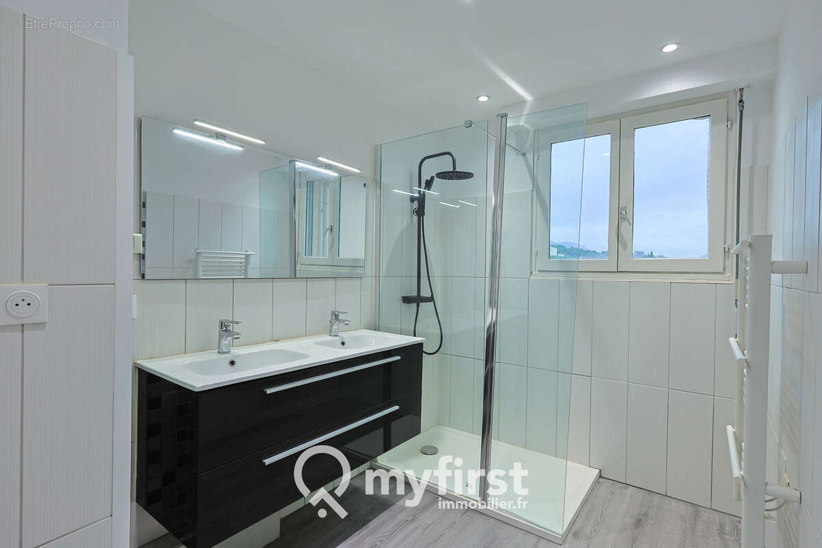 Appartement à SANARY-SUR-MER