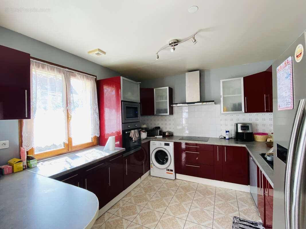 Maison à VILLENEUVE-LA-GUYARD