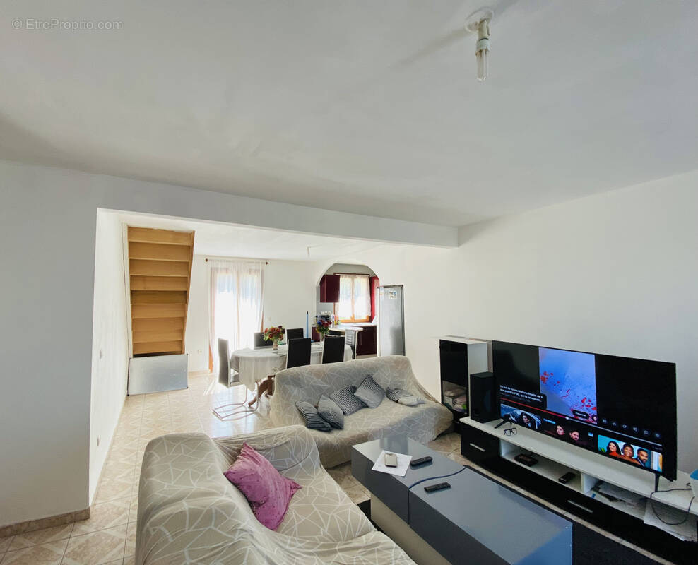 Maison à VILLENEUVE-LA-GUYARD