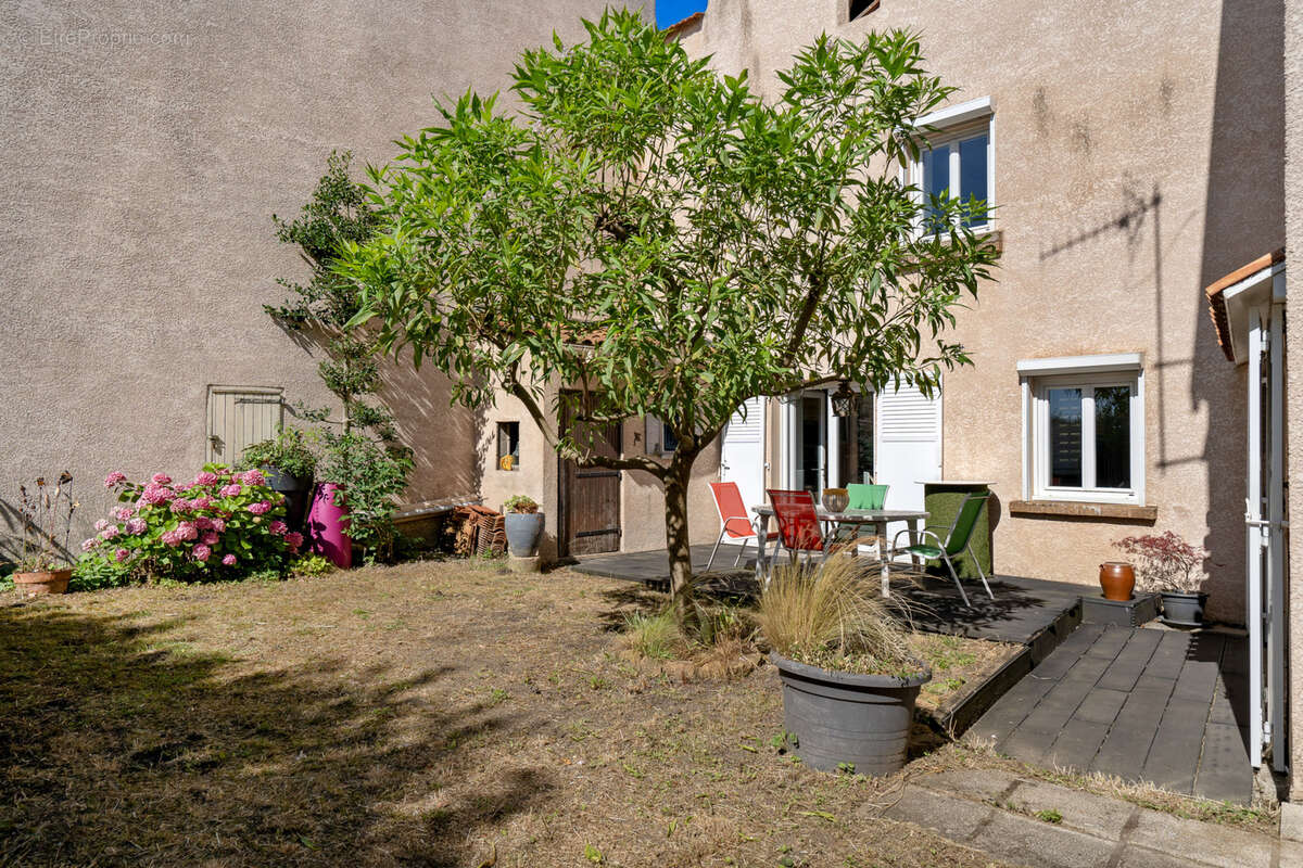 Maison à COLLONGES-AU-MONT-D&amp;#039;OR